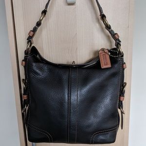 Used Classic COACH Chelsea Shoulder Bag